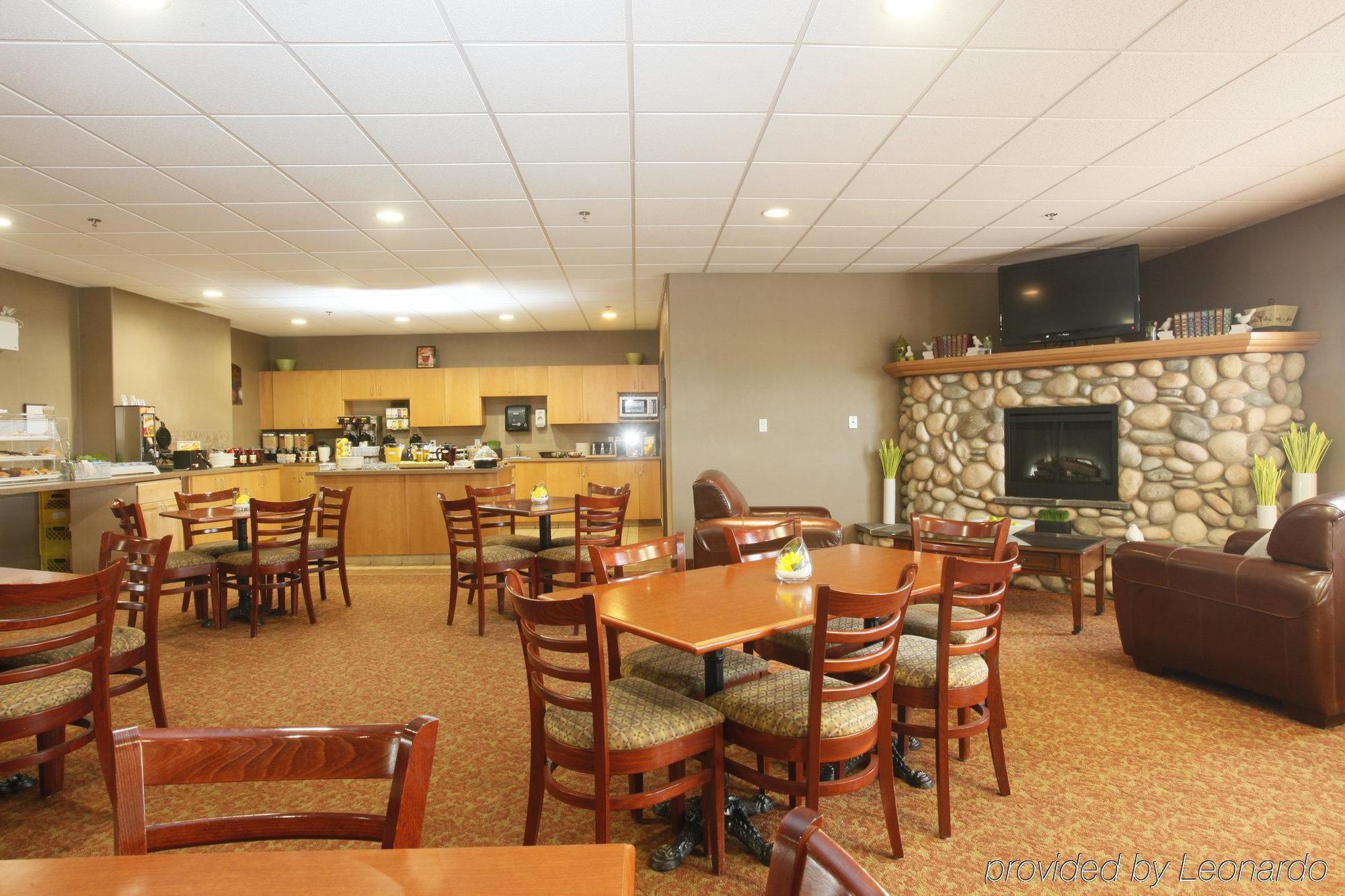 Stonebridge Hotel Dawson Creek Exterior foto